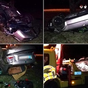 Auto po převrácení ještě narazilo do stromu