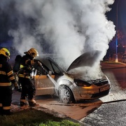 Auto začalo za jízdy hořet