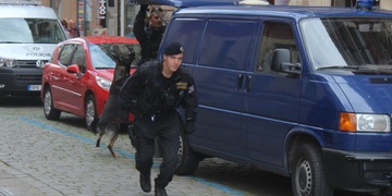 Další bomba hlášená v Plzni, nyní si útočník zvolil za cíl hlavní poštu
