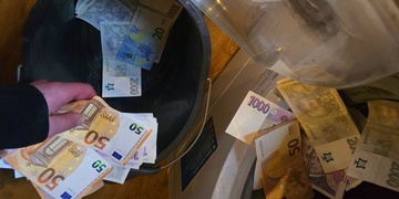 Jak se perou peníze aneb naivita vás může přivést až do vězení