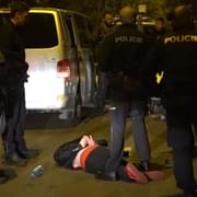 Albánec střelil ženu do hlavy přímo před jejím malým dítětem