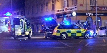 Sražený chodec u pomníku na Americké