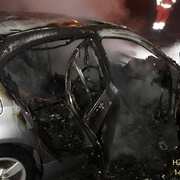 Auto shořelo ve vjezdu na čerpací stanici