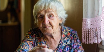 Vnuk zbil svoji devadesátiletou babičku, nutně totiž potřeboval její důchod