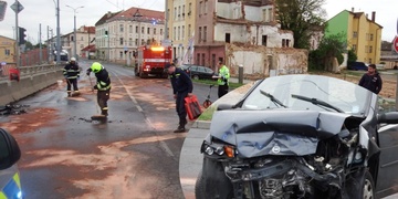 Dopravní nehoda uzavřela most Milenia