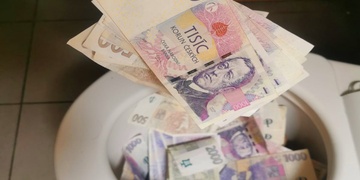 Podvodníci z naivních obětí opět vylákali miliony korun