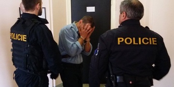 Probodl mu hrudník a pak ho ještě chtěl "dodělat"