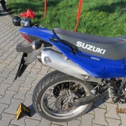 17letá motorkářka se střetla s protijedoucí dodávkou