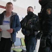 Domníval se, že má v ruce implantovanou eRoušku