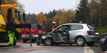 Tragická dopravní nehoda - jeden mrtvý, více zraněných