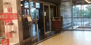 Kamarád okradeného vypátral úplně pitomého zloděje!