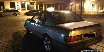 Strážníci zastavili značně podezřelý vůz označený jako TAXI