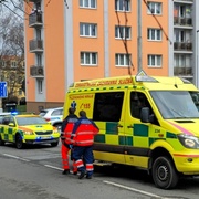 Dítě vběhlo přímo před auto