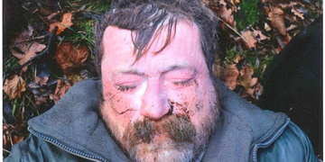 Poznáte tohoto mrtvého muže?