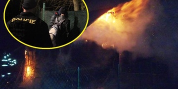 Noční požár a dva zadržení v blízkosti