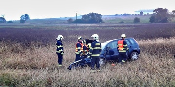 Auto skončilo mimo silnici