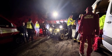 Babička se ztratila během houbaření, v lese ji hledali policisté, hasiči i drony