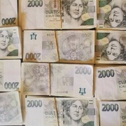 Naivní muž chtěl na internetu investovat do ropy, sjednal si úvěry a pochopitelně přišel o vše
