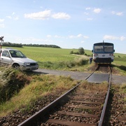 Vlak vyhrál „o nárazník“