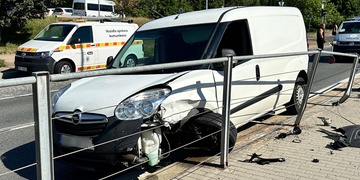 Po zakázaném manévru řidič nezvládl řízení