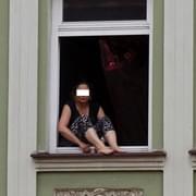 Gratulujeme: Policisté strhli sebevražedkyni z okna! 