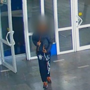 Starší turistka byla přepadena ihned po svém příjezdu do Česka