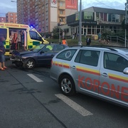 U dopravní nehody na Rokycanské zasahoval koroner
