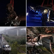 Auto spadlo z mostu na střechu