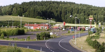 Opomenutí zamknout vůz stálo řidiče více než čtvrt milionu