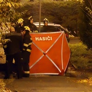 V Sokolovské ulici byla nalezena mrtvá žena, zřejmě spáchala sebevraždu