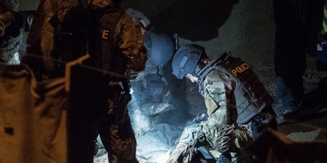 Zabili mu bratra, tak chtěl jít vystřílet nemocnici