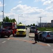 Střet dvou vozidel v Plzni na Chebské