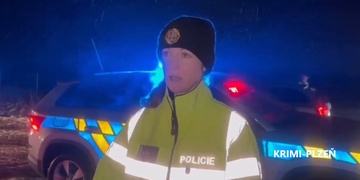 Řidička smetla tři muže u dopravní nehody, mladý policista nepřežil