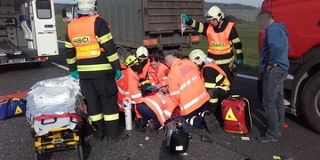 Hromadná nehoda na D5 - Aktualizujeme: D5 bude uzavřena ještě několik hodin