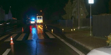 Staršího muže dle všeho srazilo auto, zemřel na místě