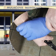 Pacient v nemocnici zaútočil nožem na lékařku a sestřičku