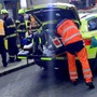 Policie pátrá po muži, který napadl seniorku na zastávce MHD v Plzni