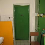 Místo nástupu do basy řádil po Plzni dál, kradl kola, vykrádal auta, zneužil cizí platební kartu a mnoho dalšího