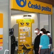Pošťačka obrala zaměstnavatele o dva miliony