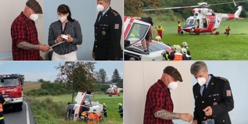 Pohotově zachránil řidiče v převrácené sanitce